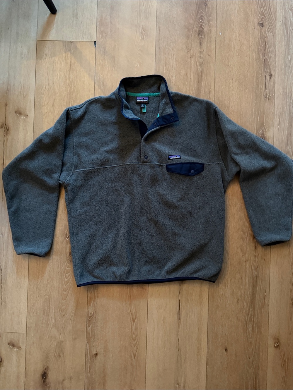 Patagonia Men's Fleece Synchilla Snap Pullover Grey and Navy